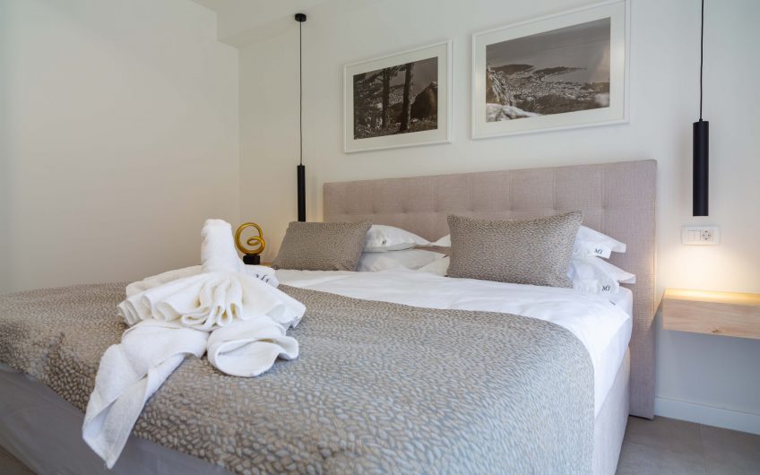 PRODAJA, MODERNA VILA S OTVORENIM POGLEDOM NA MORE, V30