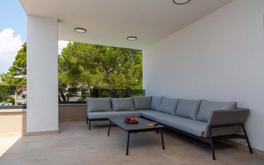 PRODAJA, NOVA MODERNA VILA S BAZENOM I POGLEDOM NA MORE, V29