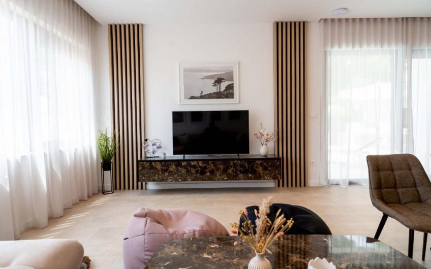 PRODAJA, NOVA MODERNA VILA S BAZENOM I POGLEDOM NA MORE, V29