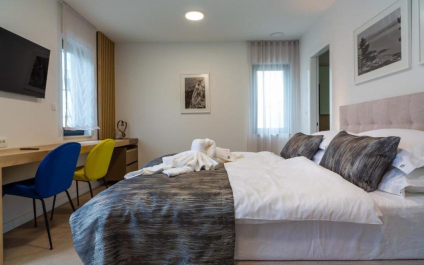 PRODAJA, NOVA MODERNA VILA S BAZENOM I POGLEDOM NA MORE, V29