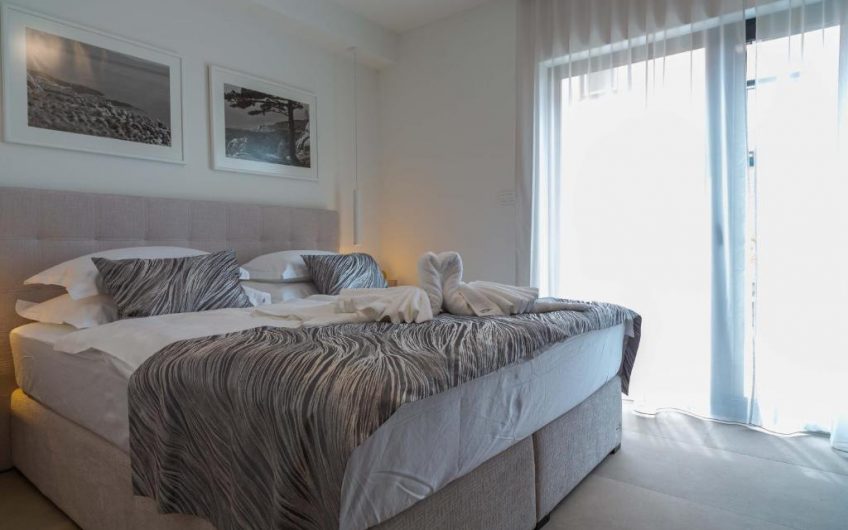 PRODAJA, NOVA MODERNA VILA S BAZENOM I POGLEDOM NA MORE, V29